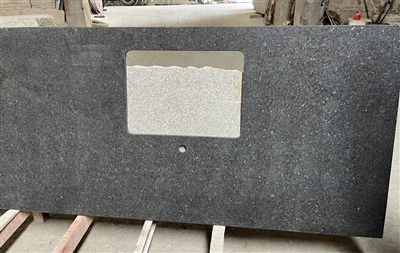 Стільниці з відточеного граніту Black Pearl